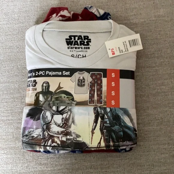 Star Wars Mandalorian 2 piece short sleeve pajama set Size Small NWT - Picture 2 of 7
